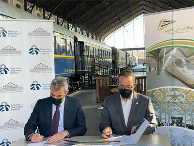 La Fundacin de los FerrocarrilesEspaoles recibe el fondo documental de la alta velocidad La Meca-Medina